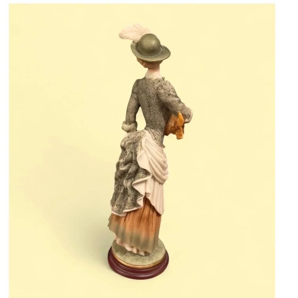 Armani Style Vintage Figurine - Edwardian Lady with Scottie Dog - High Detailed